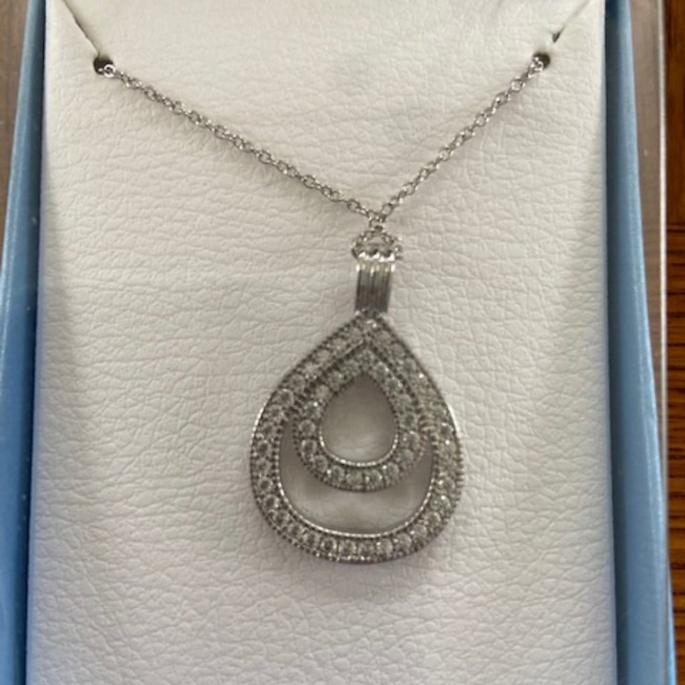 Necklace - Picture 2 of 3